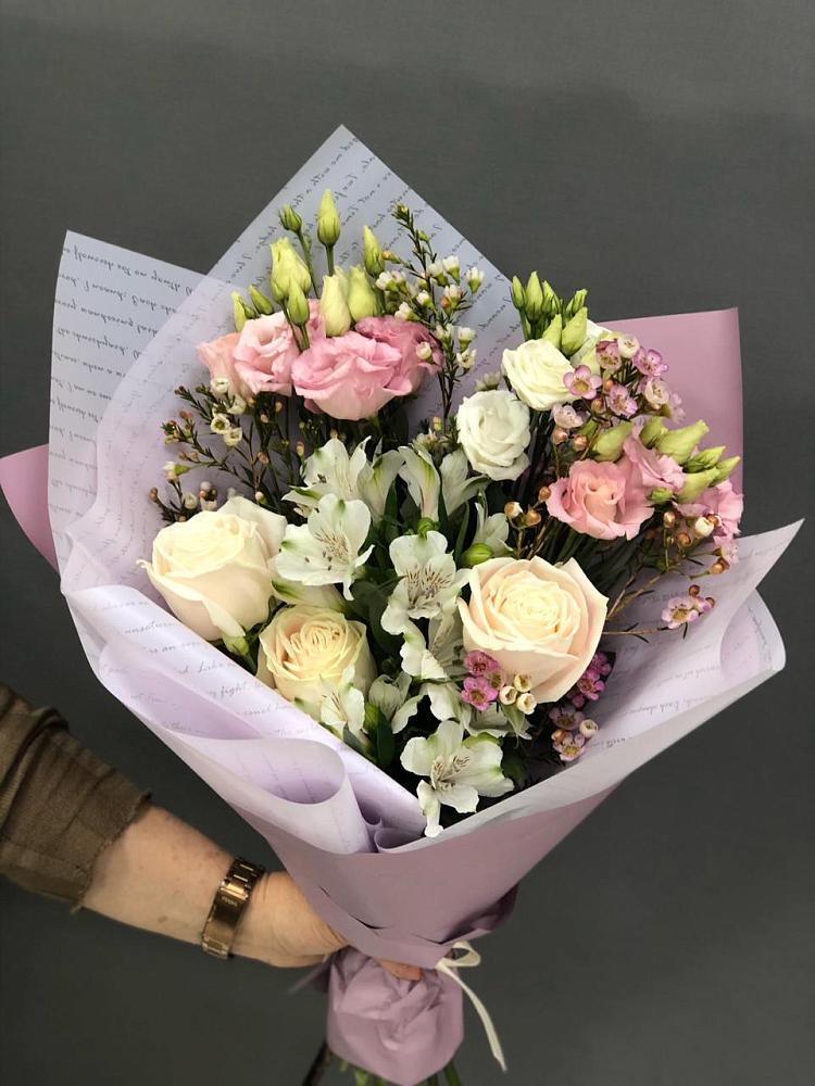 Букет цветов из: Альстромерии, Розы и Лизиантусы в Ставропольском