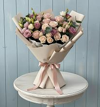 Букет цветов из:  Розы и Лизиантусы в Ставропольском
