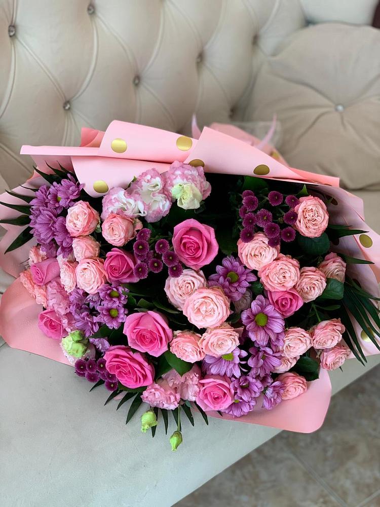 Букет цветов из: Хризантемы, Розы и Лизиантусы в Ставропольском