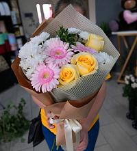 Букет цветов из:  Герберы, Розы и Хризантемы в Ставропольском