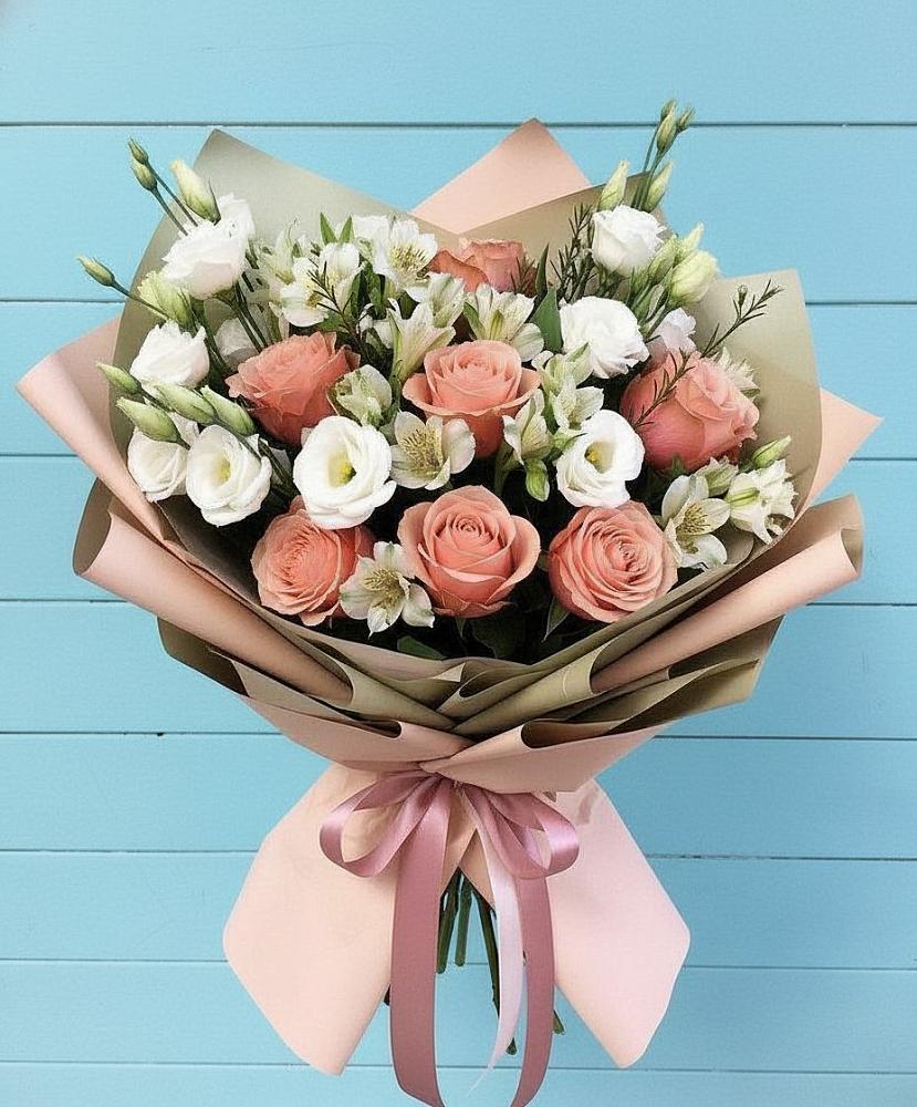 Букет цветов из: Розы, Альстромерии и Лизиантусы в Ставропольском