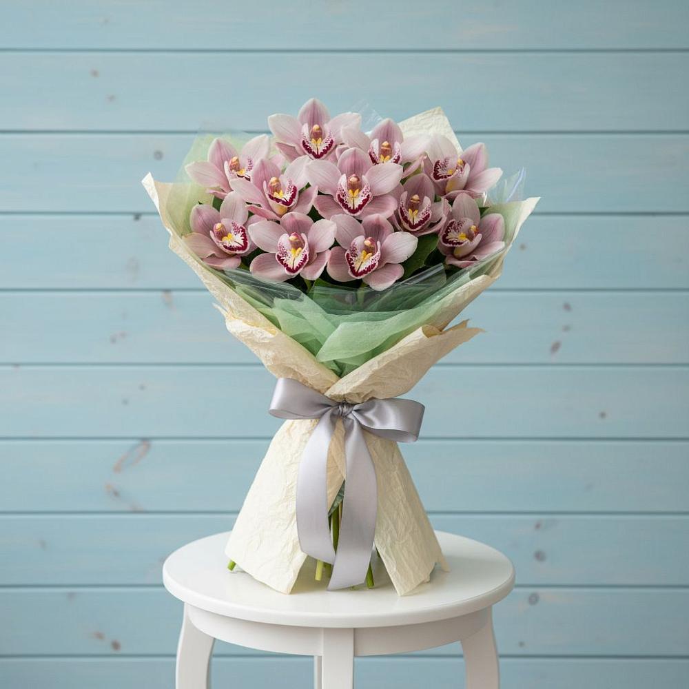 Букет цветов из: Орхидеи и Розы в Ставропольском