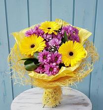 Букет цветов из:  Хризантемы и Герберы #REPLACE_PRED# Ставропольском