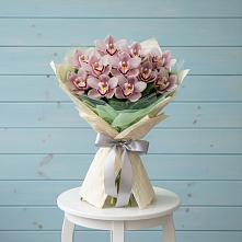 Букет цветов из:  Орхидеи и Розы в Ставропольском