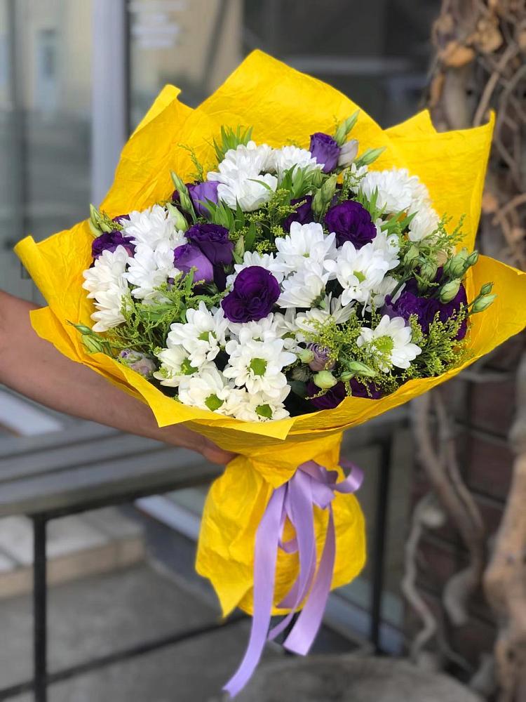 Букет цветов из: Ирисы, Хризантемы и Ромашки в Ставропольском