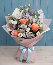 Букет цветов из:  Лизиантусы, Розы, Альстромерии и Гипсофила в Ставропольском