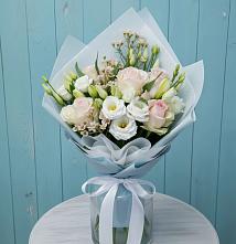 Букет цветов из:  Розы и Лизиантусы в Ставропольском