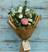 Букет цветов из:  Розы и Лизиантусы в Ставропольском