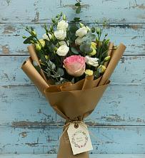 Букет цветов из:  Розы и Лизиантусы в Ставропольском