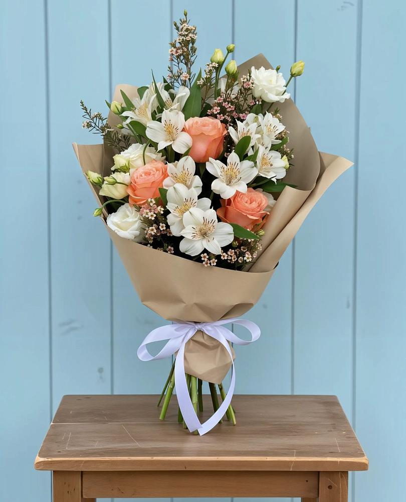 Букет цветов из: Альстромерии, Лизиантусы, Розы и Хризантемы в Ставропольском