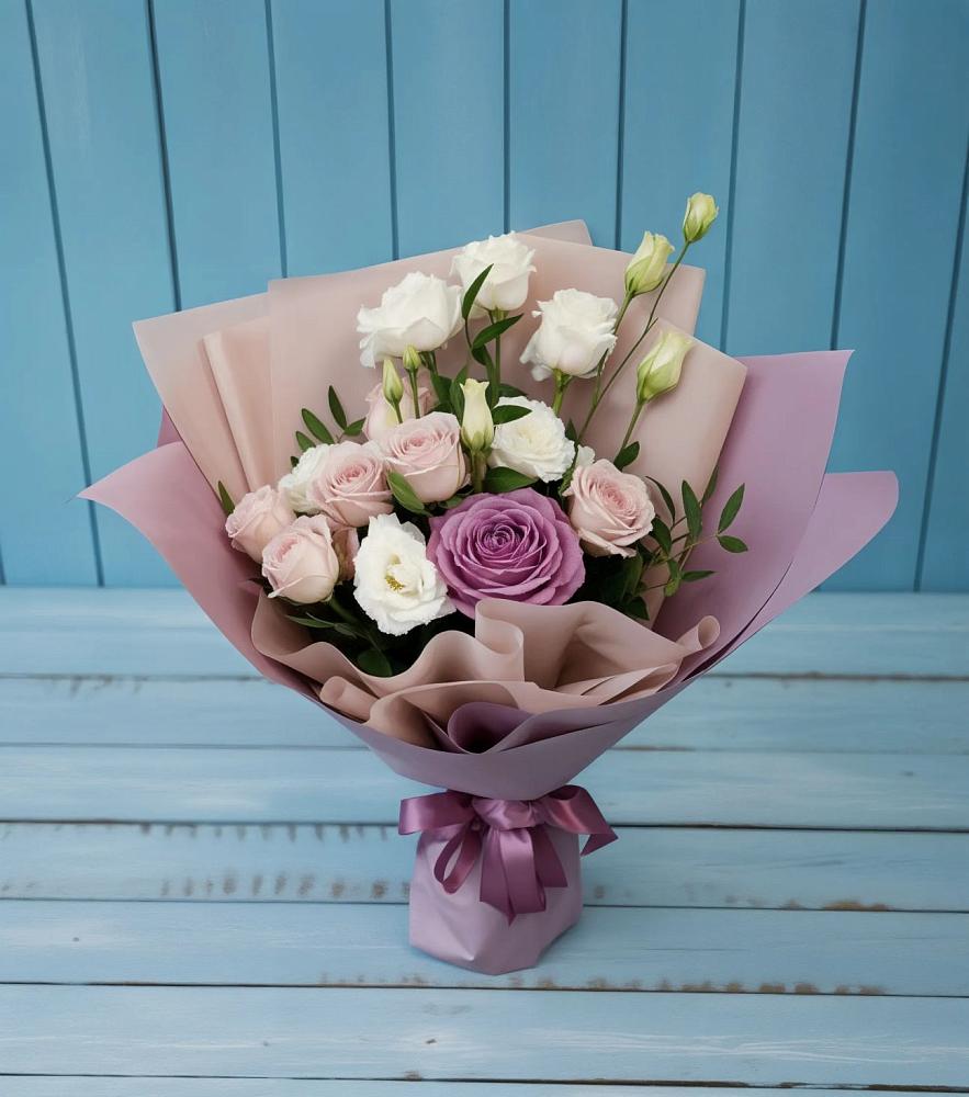 Букет цветов из: Розы и Лизиантусы в Ставропольском